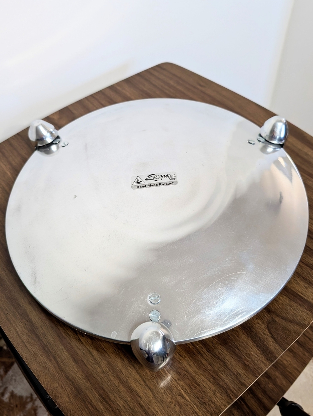 Vintage 80s Claw Footed Brutalist Bright Silver Tone Aluminum Large Platter Bowl - Picture 13 of 16